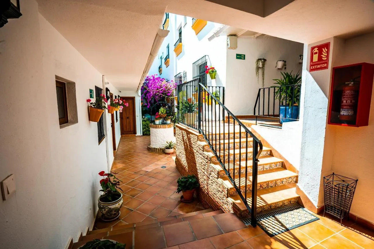 Marbella Village Apartmanhotel