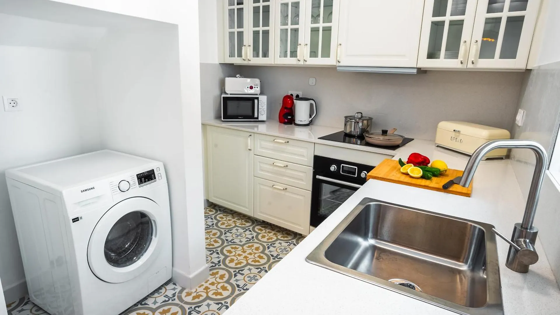 Marbella Village Apartmanhotel